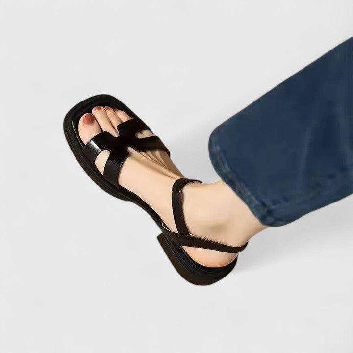 Deliane – ELEGANT FLAT SANDALS