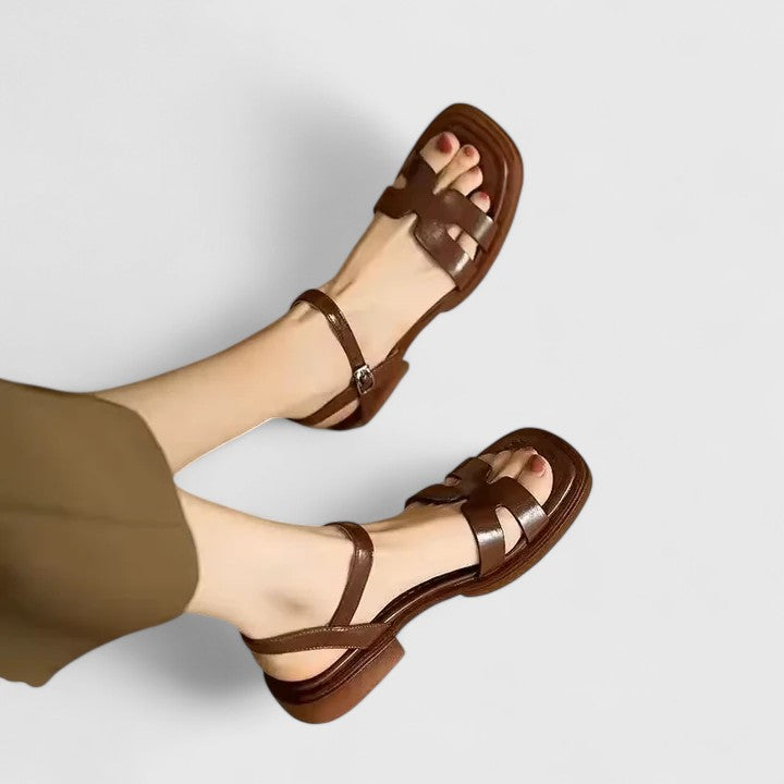 Deliane – ELEGANT FLAT SANDALS